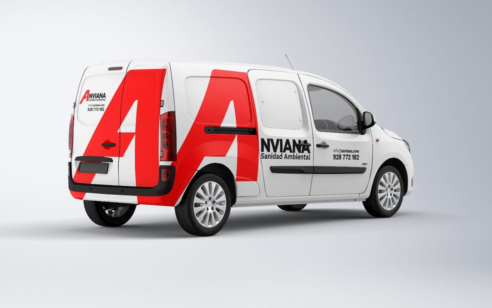 Vehículos de Anviana rotulados con la nueva imagen corporativa