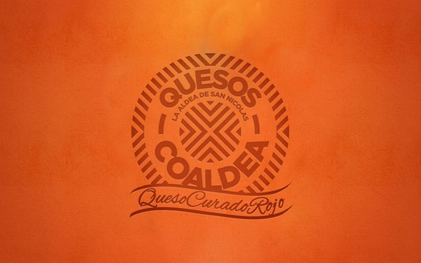 Diseño de logotipo y etiquetas para quesos COALDEA. en pantalla la de queso curado rojo