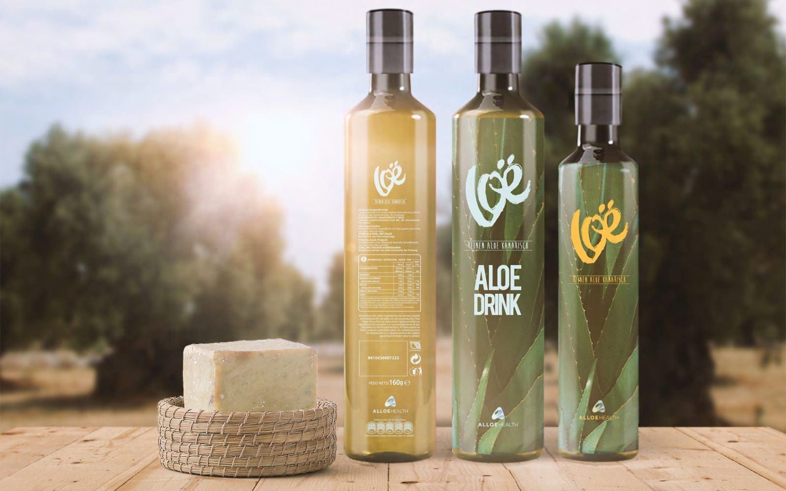Envases de jugo de Aloe bebible de la firma LOE diseñado por nuestro equipo
