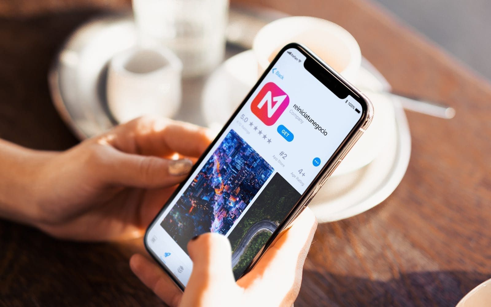 Publicación de redes sociales en un movil para cliente de servicios financieros